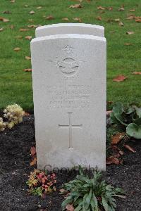 Berlin 1939-1945 War Cemetery - Travers, William Samuel