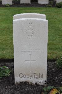 Berlin 1939-1945 War Cemetery - Tucker, Dennis Arthur