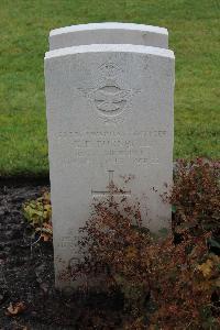 Berlin 1939-1945 War Cemetery - Turnbull, Geoffrey Edgar