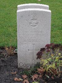 Berlin 1939-1945 War Cemetery - Valentine, George Engebret