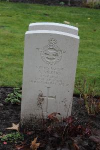 Berlin 1939-1945 War Cemetery - Vickers, Albert