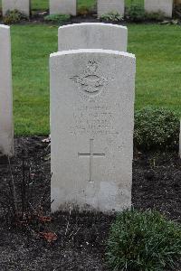 Berlin 1939-1945 War Cemetery - Watts, Raymond Philip
