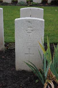 Berlin 1939-1945 War Cemetery - Wood, Dennis