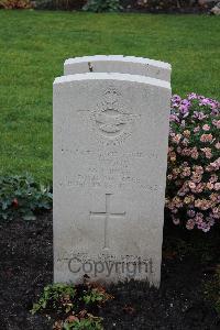 Berlin 1939-1945 War Cemetery - Wood, Thomas