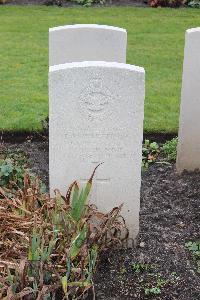 Berlin 1939-1945 War Cemetery - Wakefield, Raymond Victor