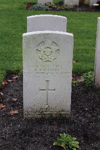 Berlin 1939-1945 War Cemetery - Walker, Ronald Edward