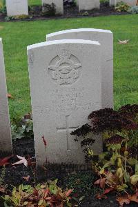 Berlin 1939-1945 War Cemetery - Wall, Charles Douglas