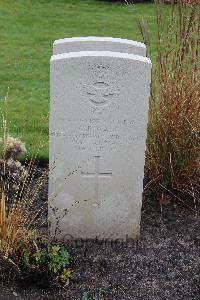 Berlin 1939-1945 War Cemetery - Wall, Guy Reginald