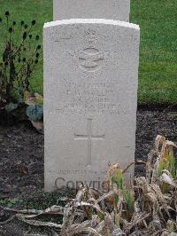 Berlin 1939-1945 War Cemetery - Waller, Eric Gordon