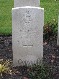 Berlin 1939-1945 War Cemetery - Walton, Richard