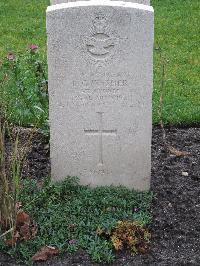 Berlin 1939-1945 War Cemetery - Washer, Leonard George