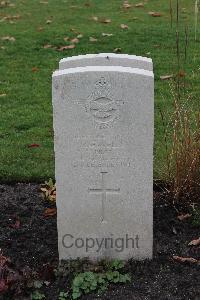 Berlin 1939-1945 War Cemetery - Wells, Robert Frederick