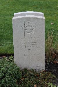 Berlin 1939-1945 War Cemetery - Williams, Gwilym