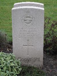 Berlin 1939-1945 War Cemetery - Williams, Robert