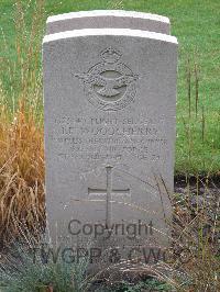 Berlin 1939-1945 War Cemetery - Woodcherry, John Frederick