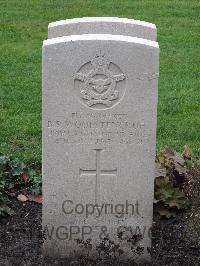 Berlin 1939-1945 War Cemetery - Woolstencroft, Bernard Selby