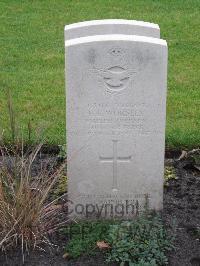 Berlin 1939-1945 War Cemetery - Worsley, Frank Ernest