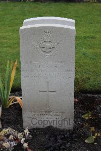 Berlin 1939-1945 War Cemetery - Wright, Edward John