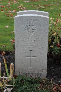 Berlin 1939-1945 War Cemetery - Yates, George Walter