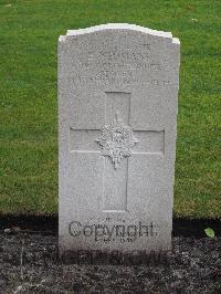 Berlin 1939-1945 War Cemetery - Yeomans, E