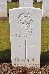 Cabaret-Rouge British Cemetery Souchez - Clarke, J H