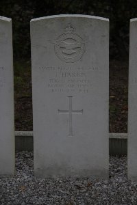 Forest-Sur-Marque Communal Cemetery - Harris, Thomas