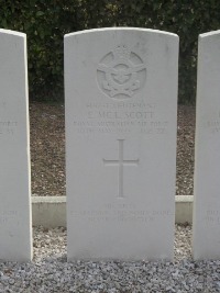 Forest-Sur-Marque Communal Cemetery - Scott, Eric McLaren