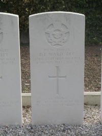 Forest-Sur-Marque Communal Cemetery - Ward, Dudley Francis