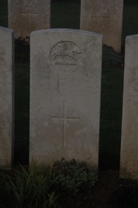 Aubigny Communal Cemetery Extension - Acheson, G