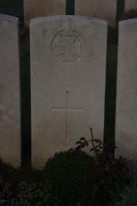 Aubigny Communal Cemetery Extension - Barnes, H C