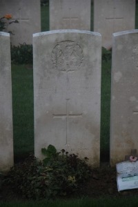 Aubigny Communal Cemetery Extension - Close, S