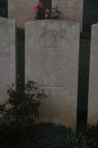 Aubigny Communal Cemetery Extension - Dingwall, J