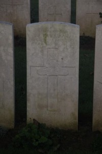 Aubigny Communal Cemetery Extension - Farquhar, J