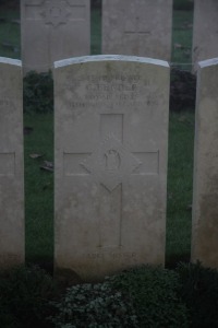 Aubigny Communal Cemetery Extension - Fender, George