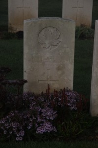 Aubigny Communal Cemetery Extension - Fry, H