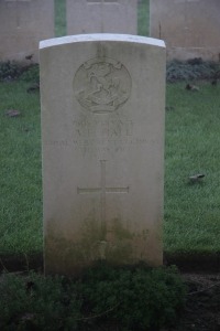 Aubigny Communal Cemetery Extension - Hall, A F