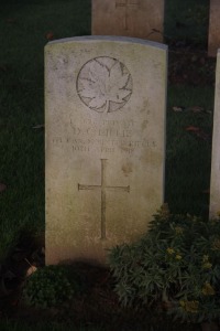 Aubigny Communal Cemetery Extension - Lillie, D C