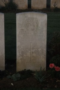 Aubigny Communal Cemetery Extension - McDonald, Thomas John Mays