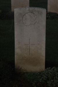 Aubigny Communal Cemetery Extension - Murray, H