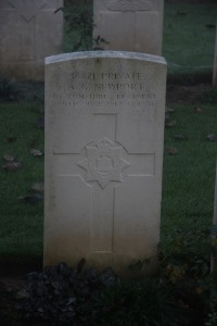 Aubigny Communal Cemetery Extension - Newport, A G