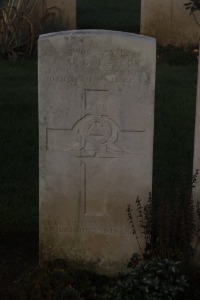 Aubigny Communal Cemetery Extension - Taylor, R G D