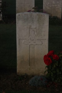 Aubigny Communal Cemetery Extension - Thompson, F S