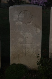 Aubigny Communal Cemetery Extension - Tough, William Gordon