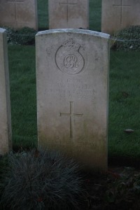 Aubigny Communal Cemetery Extension - Twizell, Thomas William