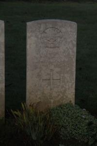 Aubigny Communal Cemetery Extension - Underdown, A E T