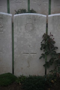 Aubigny Communal Cemetery Extension - Urry, Frank Allan