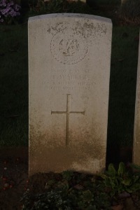 Aubigny Communal Cemetery Extension - Walker, T