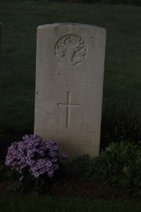 Aubigny Communal Cemetery Extension - Watts, Wallace William