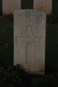 Aubigny Communal Cemetery Extension - Webb, H