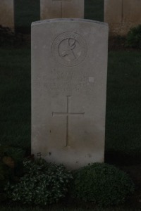 Aubigny Communal Cemetery Extension - Weinman, F J